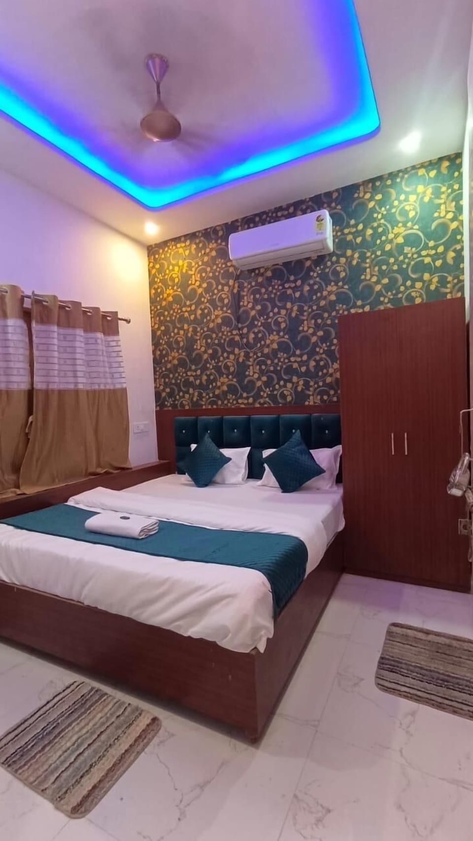 Family Double Room | Free WiFi