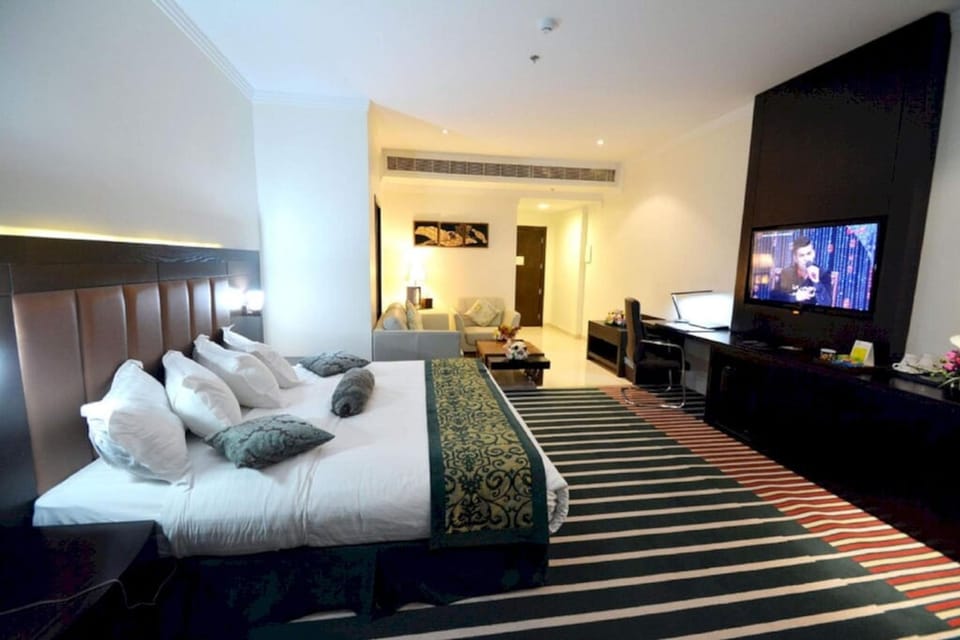 Desk, WiFi (free), bed sheets
