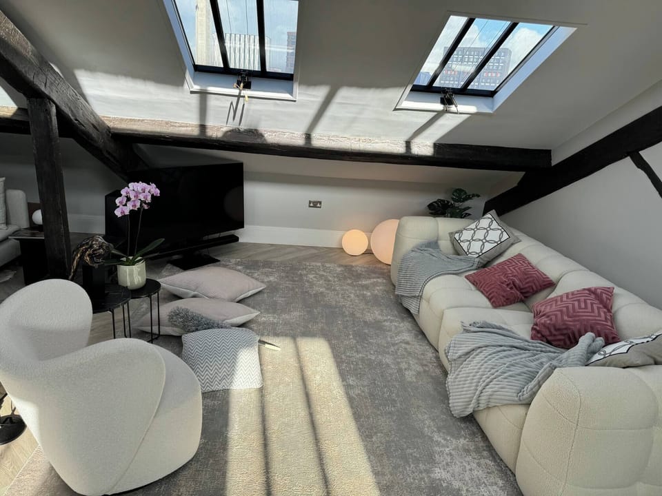 Apartment, 2 Bedrooms | Living room