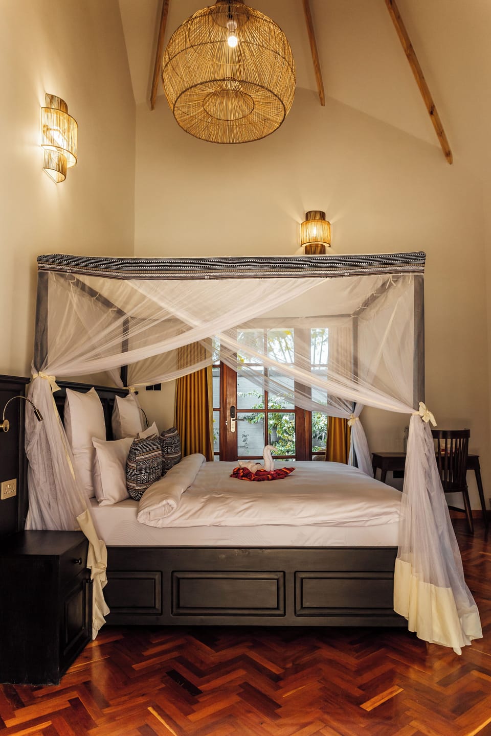 Premium bedding, in-room safe, soundproofing, free WiFi