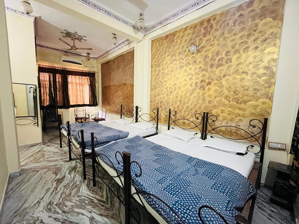 Family Room | Free WiFi