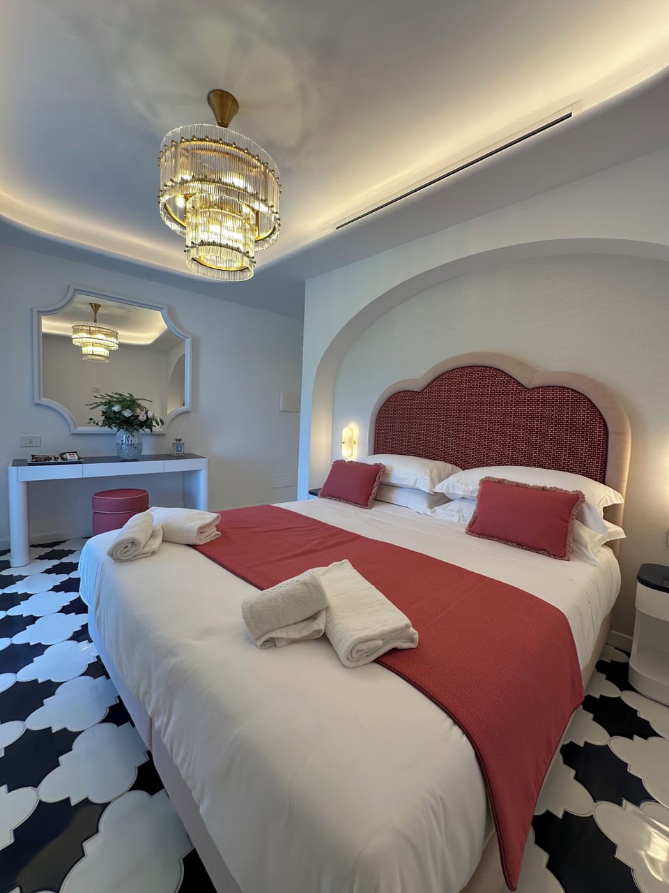 Deluxe Double or Twin Room, Balcony | In-room safe, desk, blackout drapes, soundproofing