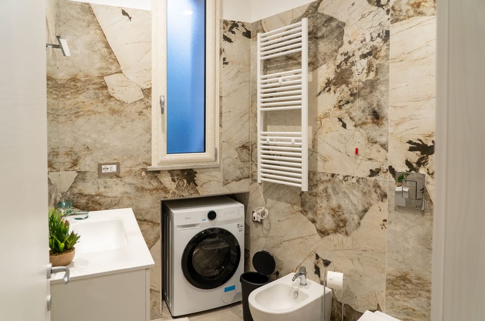 Deluxe Apartment, City View | Bathroom | Bidet