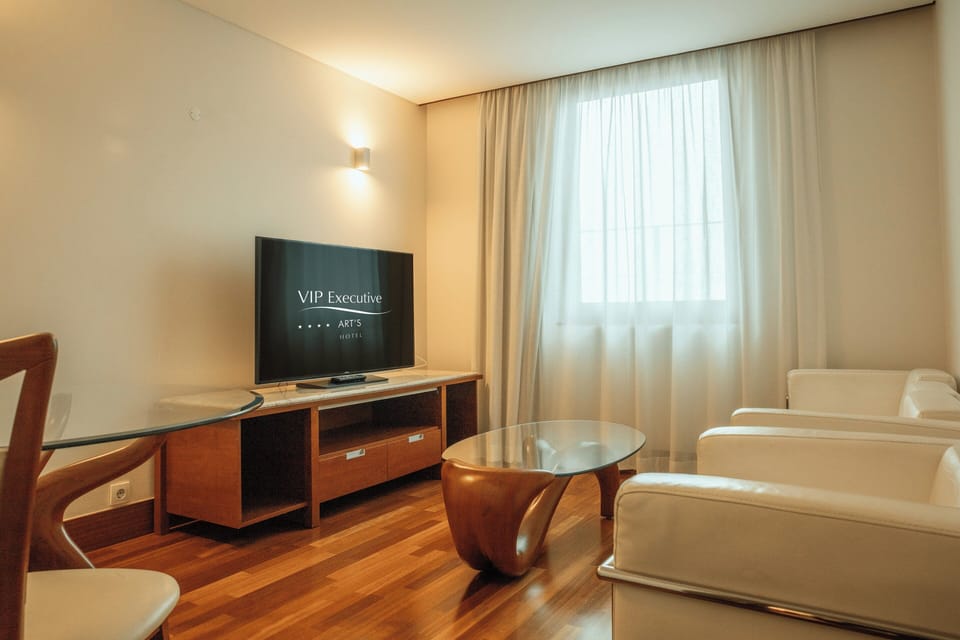 Minibar, in-room safe, desk, blackout drapes