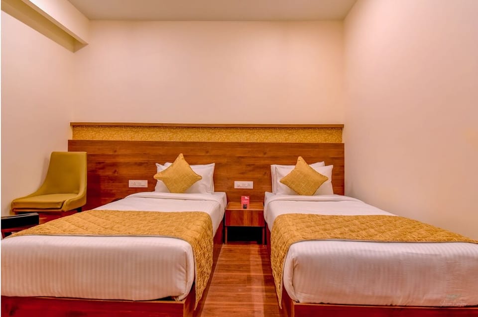 Deluxe Double or Twin Room | Desk, laptop workspace, free WiFi