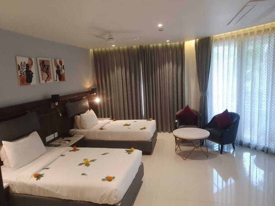 In-room safe, free WiFi, wheelchair access