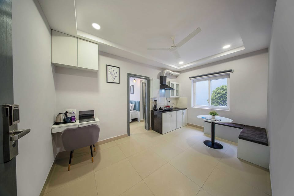 Studio Room | Private kitchen | Cookware/dishes/utensils
