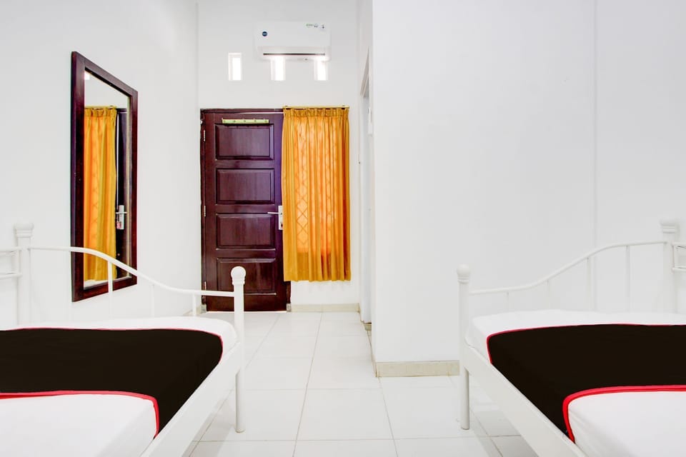 Standard Twin Room | Free WiFi, bed sheets