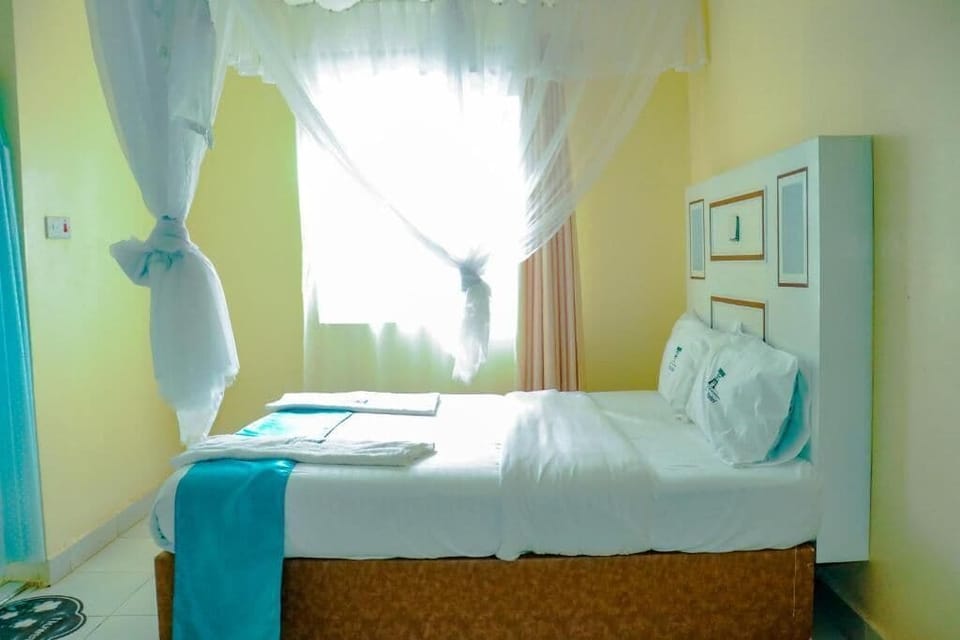 Deluxe Double Room | Free WiFi, bed sheets
