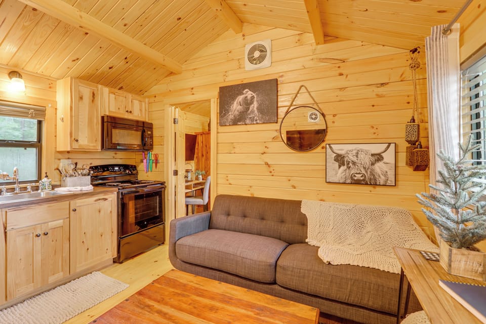 House (2 Bedrooms) | Interior