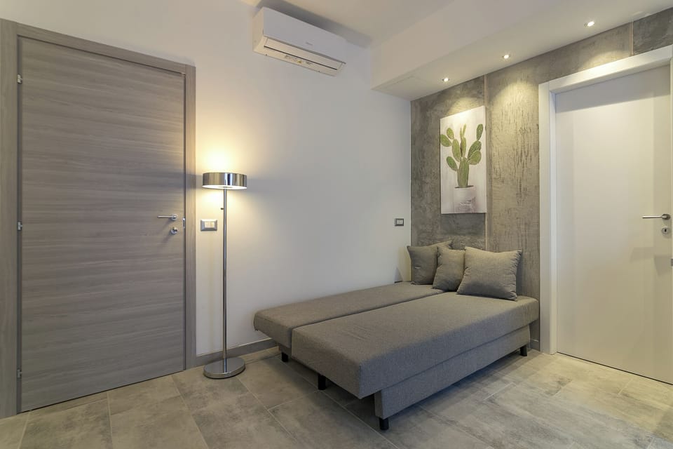 Studio, 1 Double Bed with Sofa bed, Balcony | Iron/ironing board, free WiFi, bed sheets
