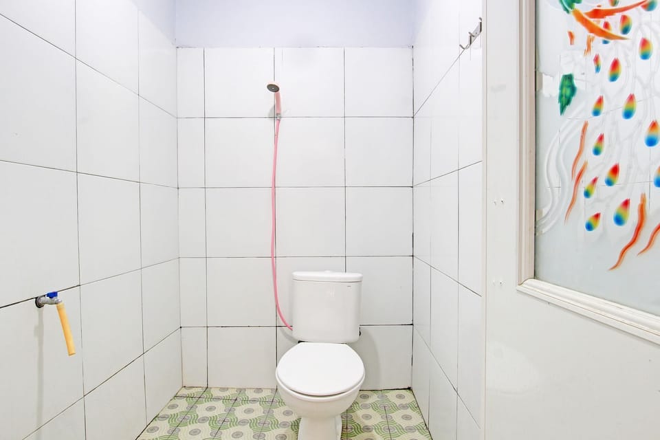 Standard Double Room | Bathroom | Shower, towels