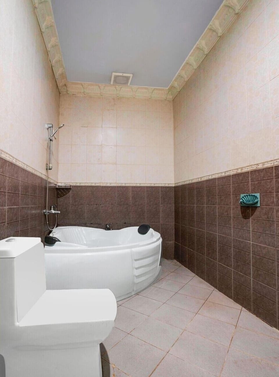 Deluxe Double Room | Bathroom | Shower, towels