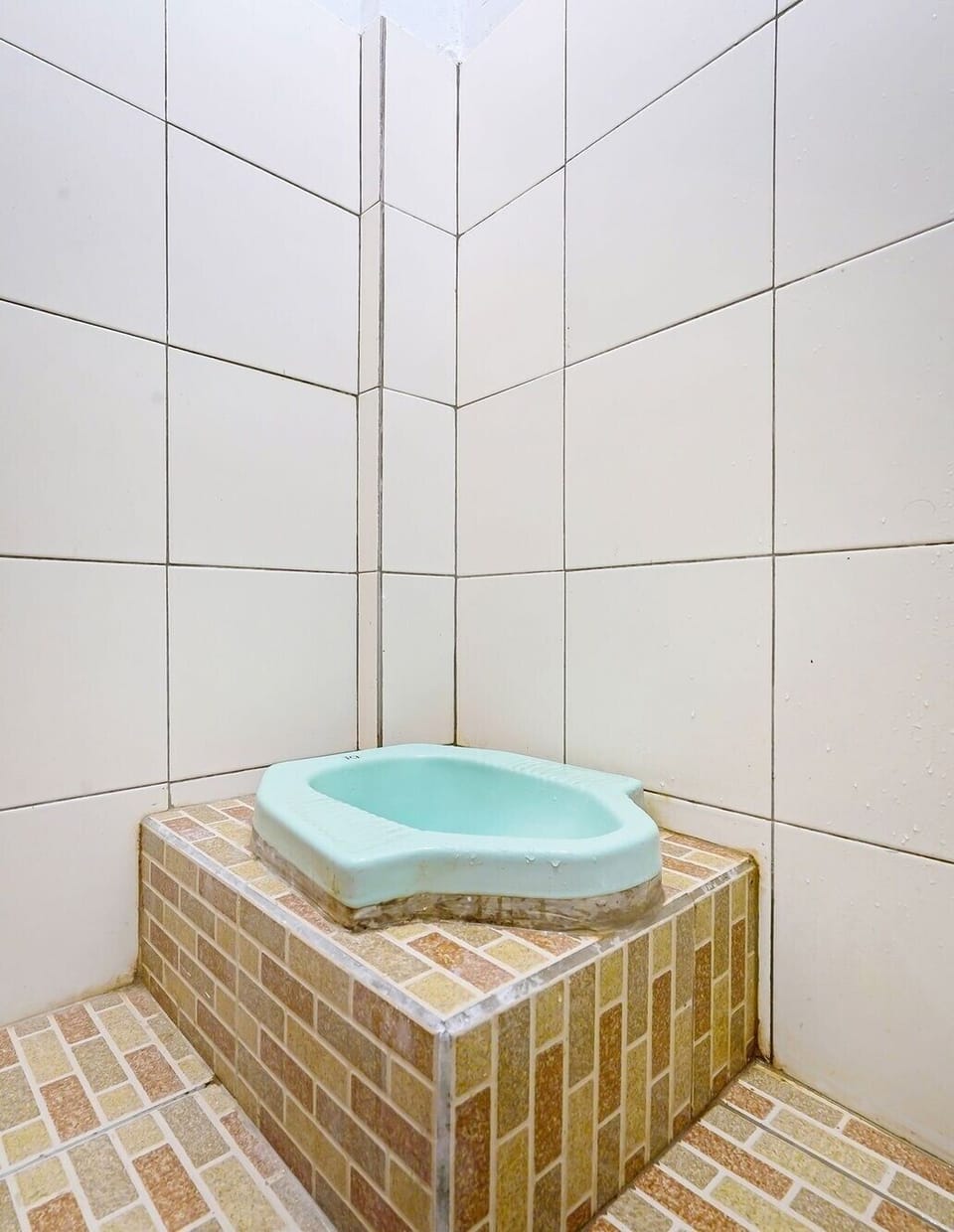 Basic Double Room | Bathroom | Shower, towels