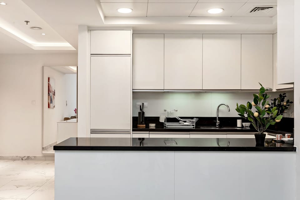 Superior Apartment, 1 Bedroom, Balcony, Pool View | Private kitchen | Full-size fridge, microwave, oven, stovetop