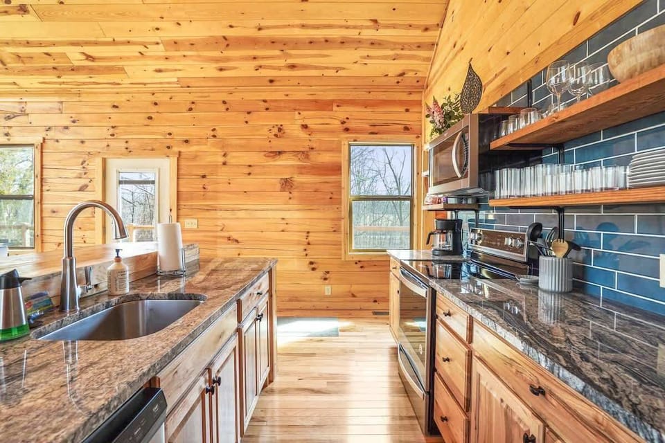 Cabin, Multiple Beds, Hot Tub (Fern Woods) | Private kitchen
