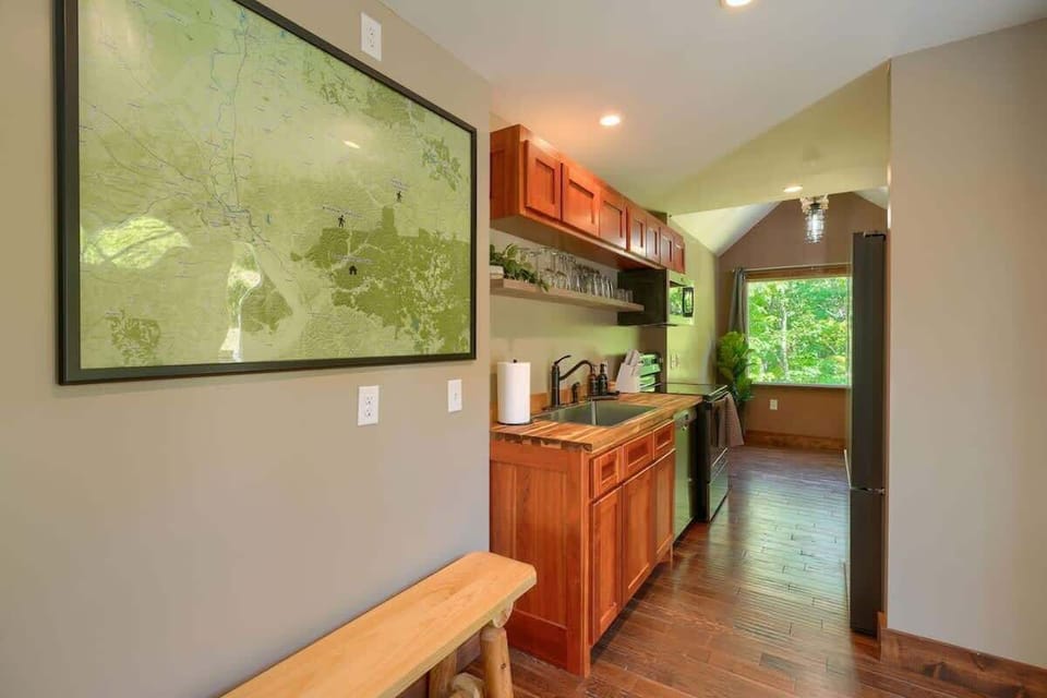 Cabin, Multiple Beds, Hot Tub (Tranquil Heights) | Private kitchen