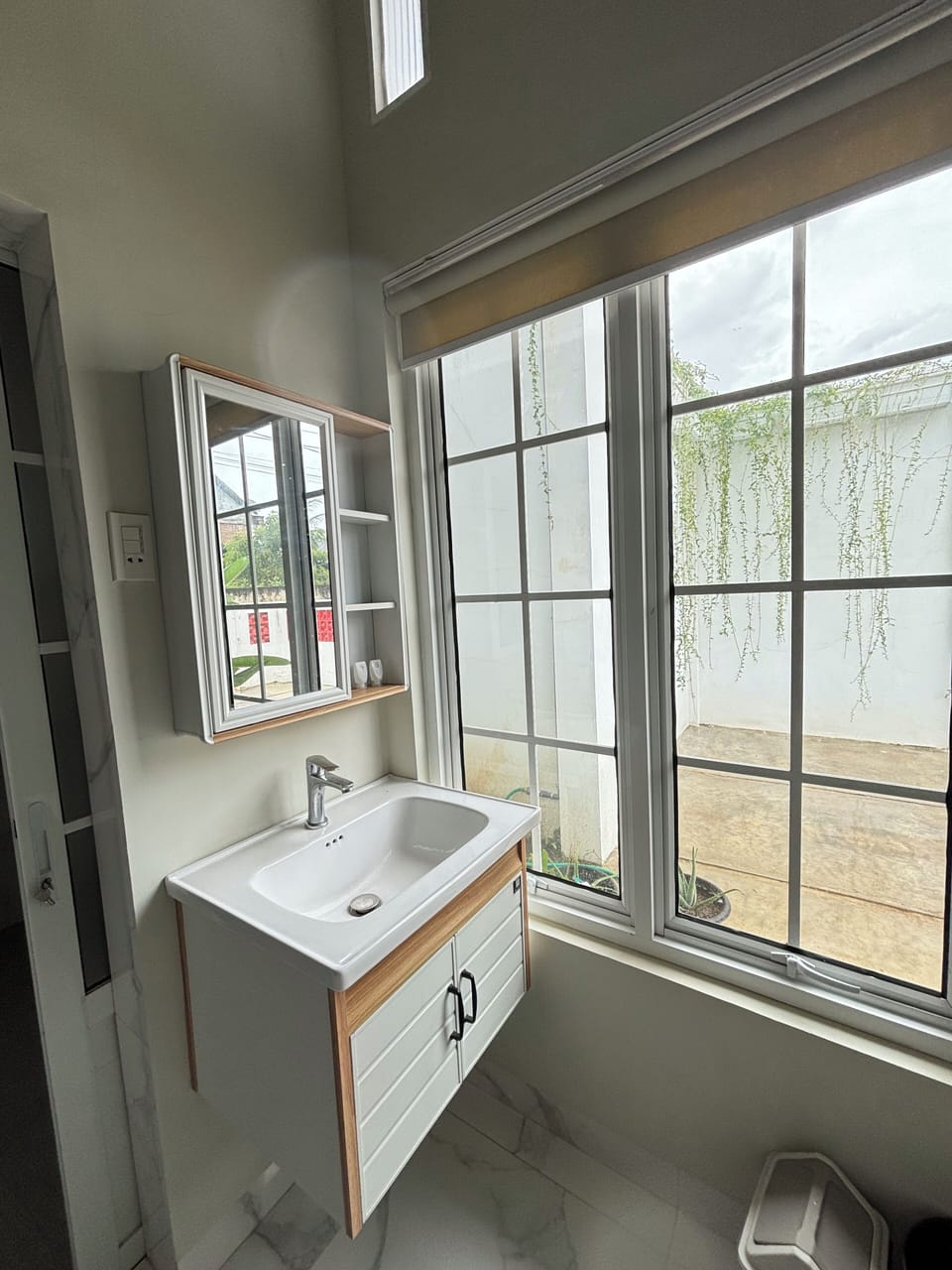 Family Suite | Bathroom | Shower, rainfall showerhead, bidet