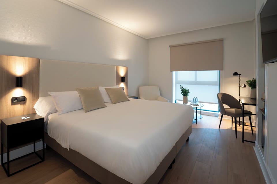 Superior Double Room | In-room safe, desk, blackout drapes, soundproofing