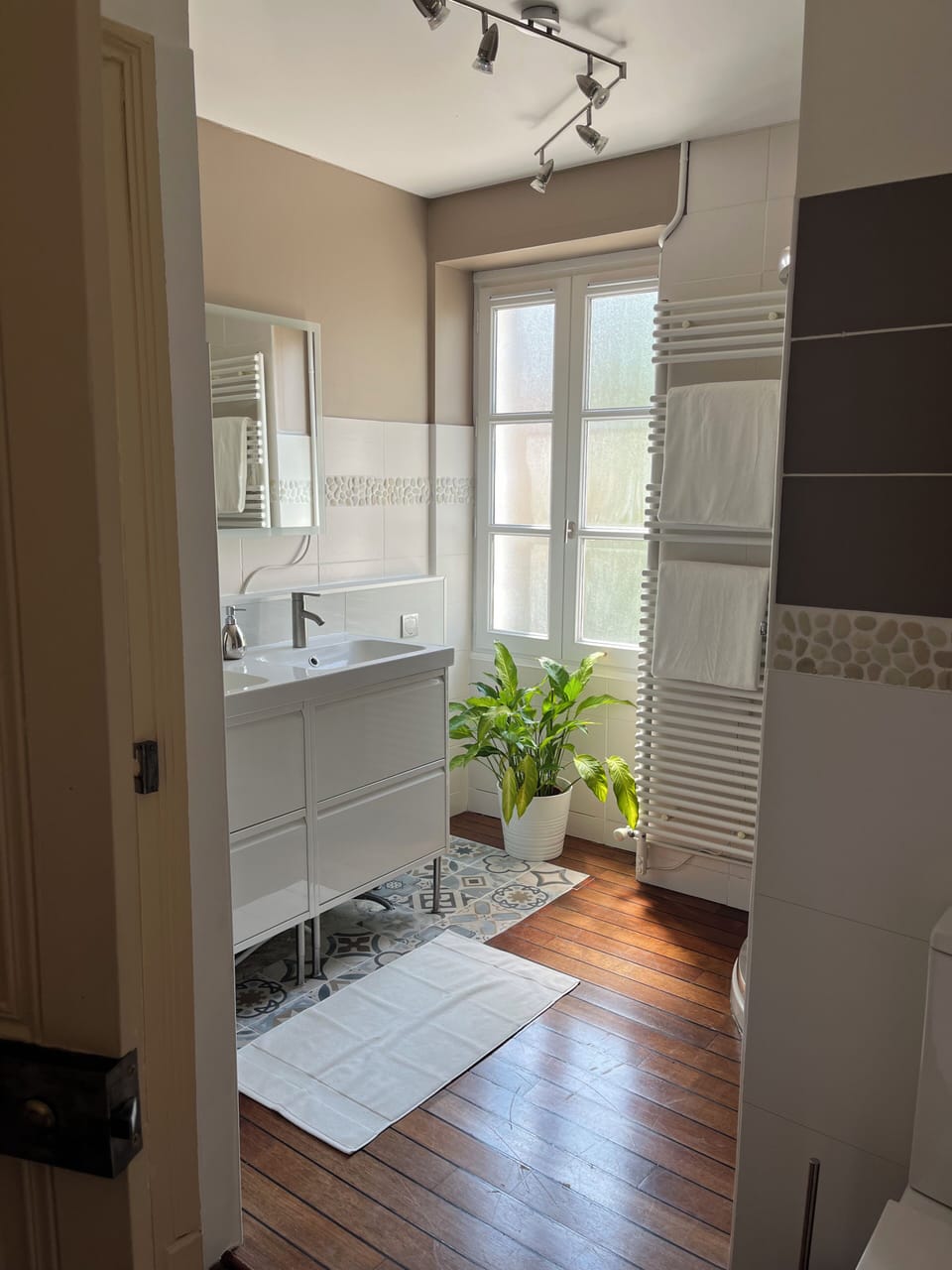 Suite, Garden View | Bathroom