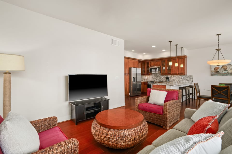 Condo, 2 Bedrooms | Living area