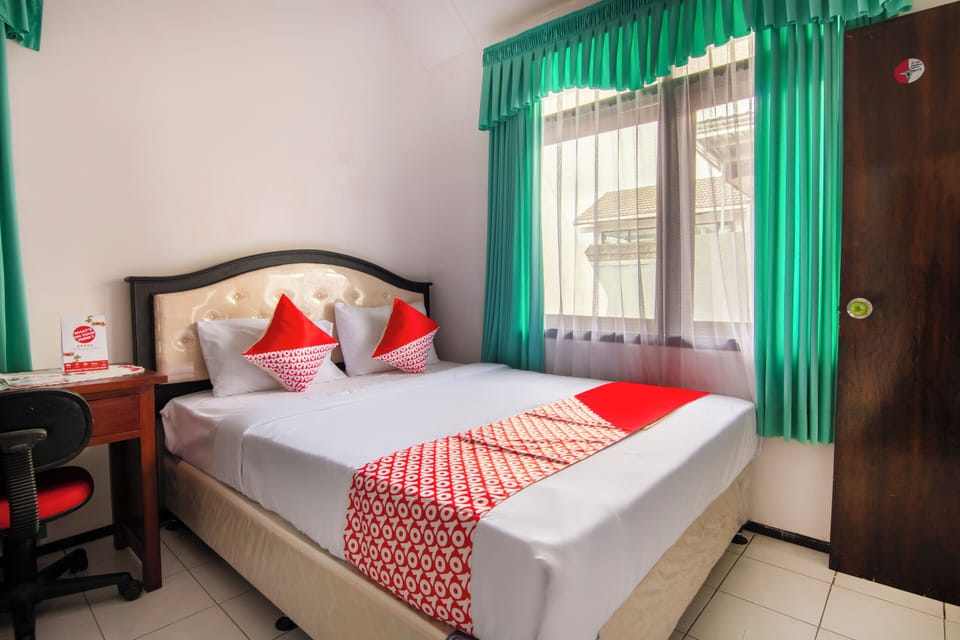 Standard Double Room | Desk, free WiFi, bed sheets