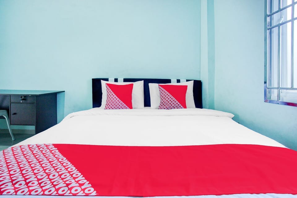 Standard Double Room | Desk, WiFi (free), bed sheets