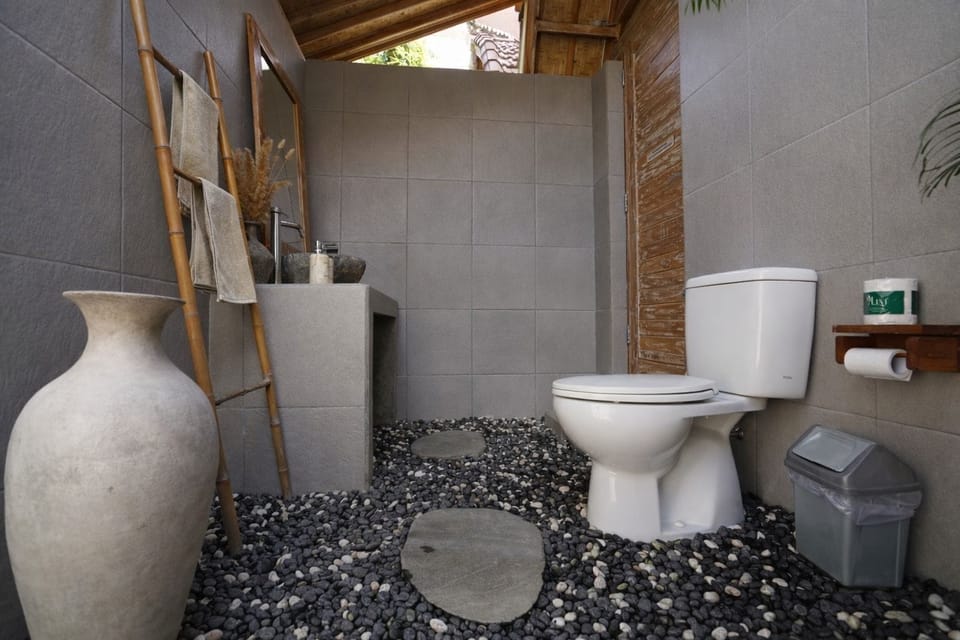 Comfort Double Room, Pool View | Bathroom | Shower, free toiletries, towels, soap