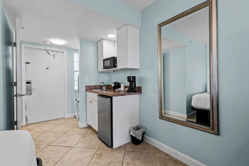 Studio Suite, 2 Double Beds, Balcony, Ocean View | Living area