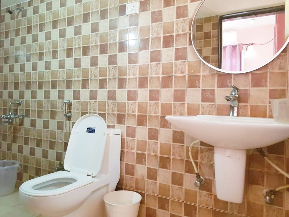 Deluxe Room | Bathroom