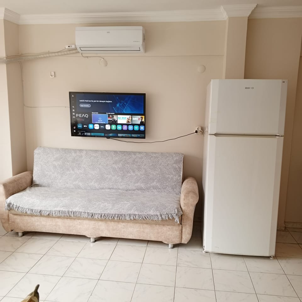 Apartment, Balcony, City View | Living area