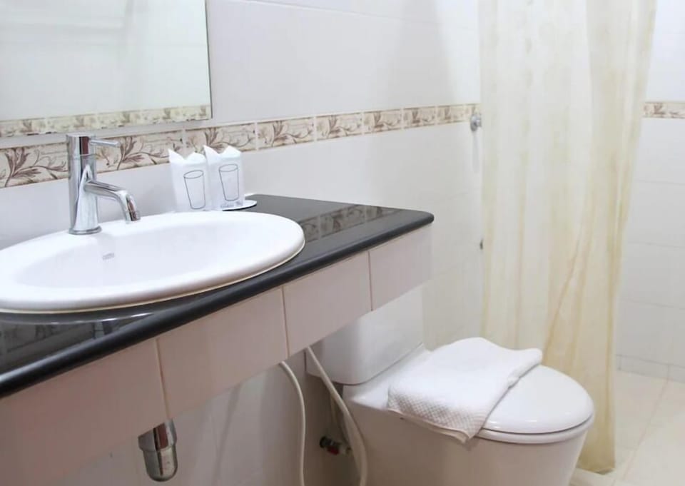 Free toiletries, hair dryer, bidet, towels