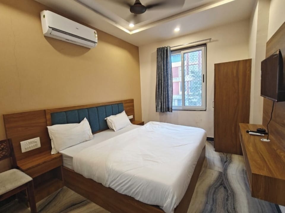 Deluxe Double Room | Free WiFi, bed sheets