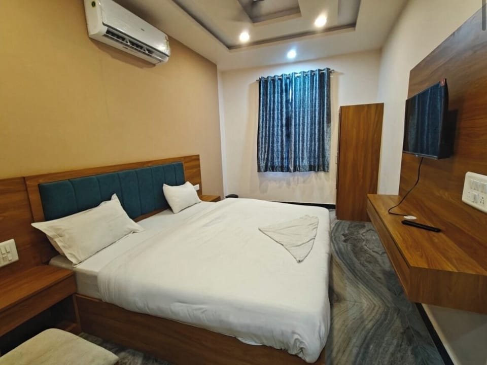 Deluxe Double Room | Free WiFi, bed sheets