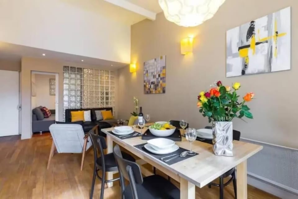 Design Apartment, Balcony, City View | Dining room
