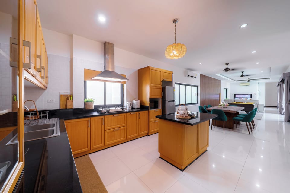 Romantic Villa, Pool View | Private kitchen | Toaster