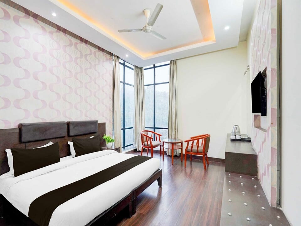Collection O Sector 51 Noida House in Noida