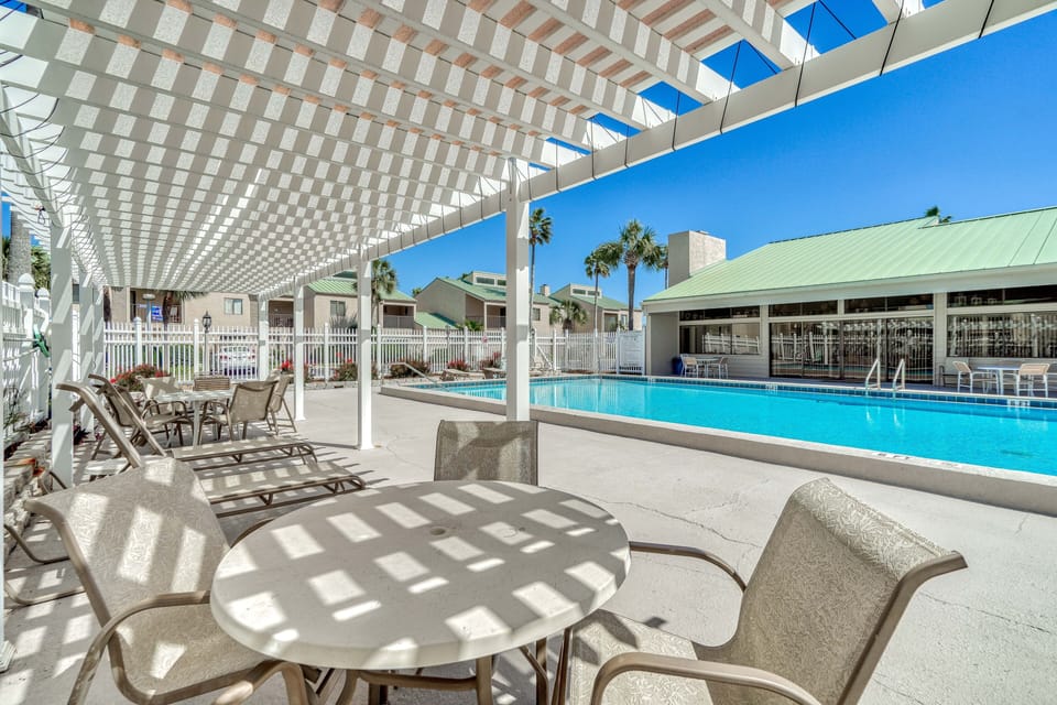 Townhome, 2 Bedrooms | Pool