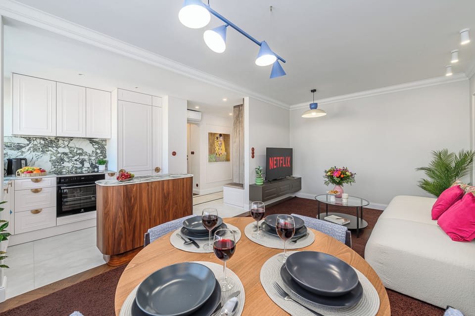 Comfort Apartment, Balcony, Courtyard View | Blackout drapes, soundproofing, iron/ironing board, cribs/infant beds