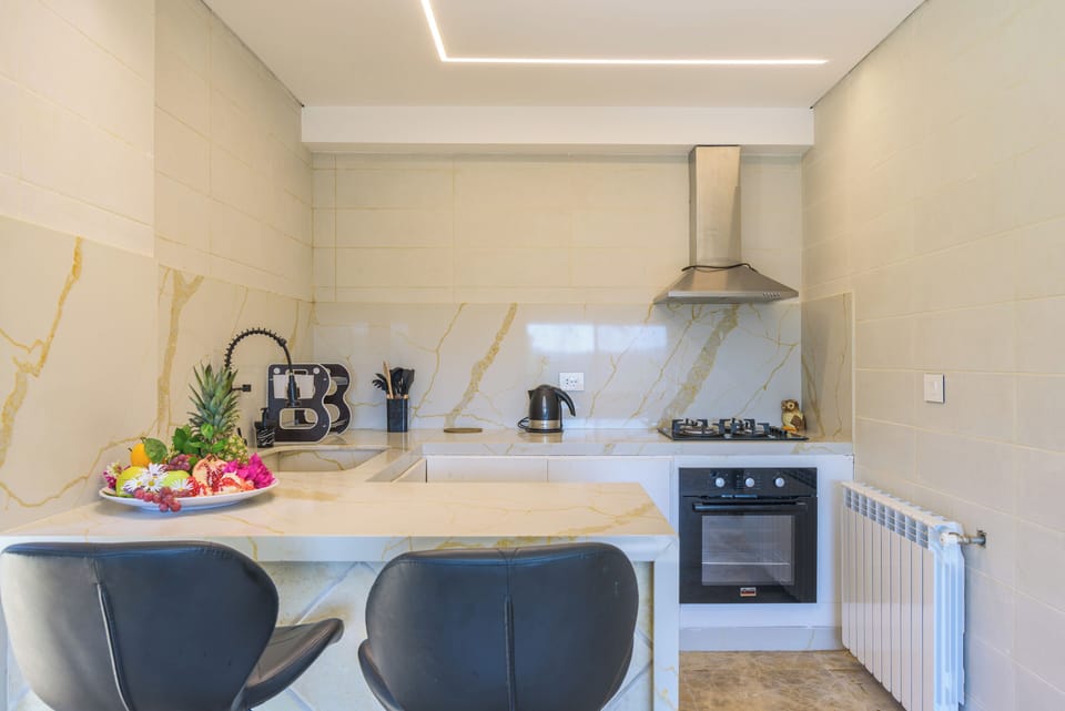 Villa, 4 Bedrooms, Kitchen, Mountain View | Private kitchen | Full-size fridge, oven, stovetop, electric kettle