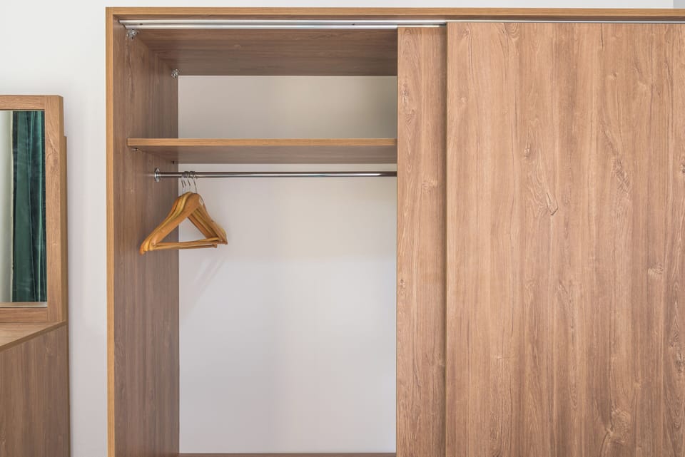Villa, 4 Bedrooms, Kitchen, Mountain View | Wardrobe