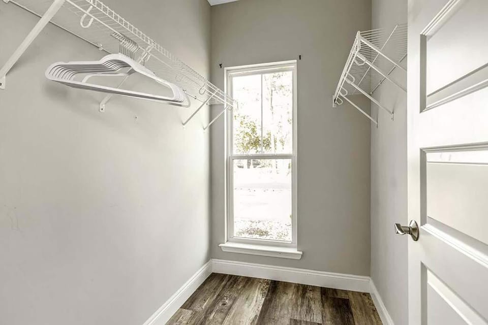 House, Multiple Beds (Sunny Daze) | Interior