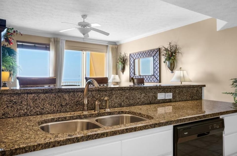Condo, Multiple Beds (Treasure Island 1804) | Interior