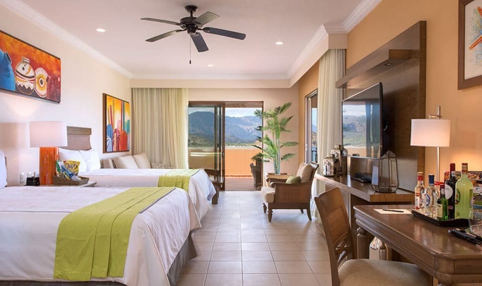 Elite Penthouse, 4 Bedrooms, Ocean View | In-room safe, iron/ironing board, free WiFi, bed sheets