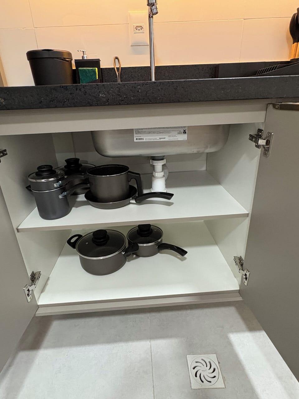 Apartment | Private kitchen | Fridge, microwave, stovetop, cookware/dishes/utensils