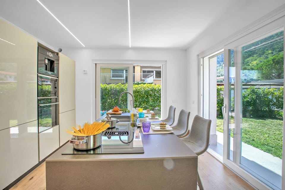 Family Apartment, Multiple Bedrooms, 2 Bathrooms (Casa Rudolfo) | Private kitchen | Fridge, microwave, oven, stovetop