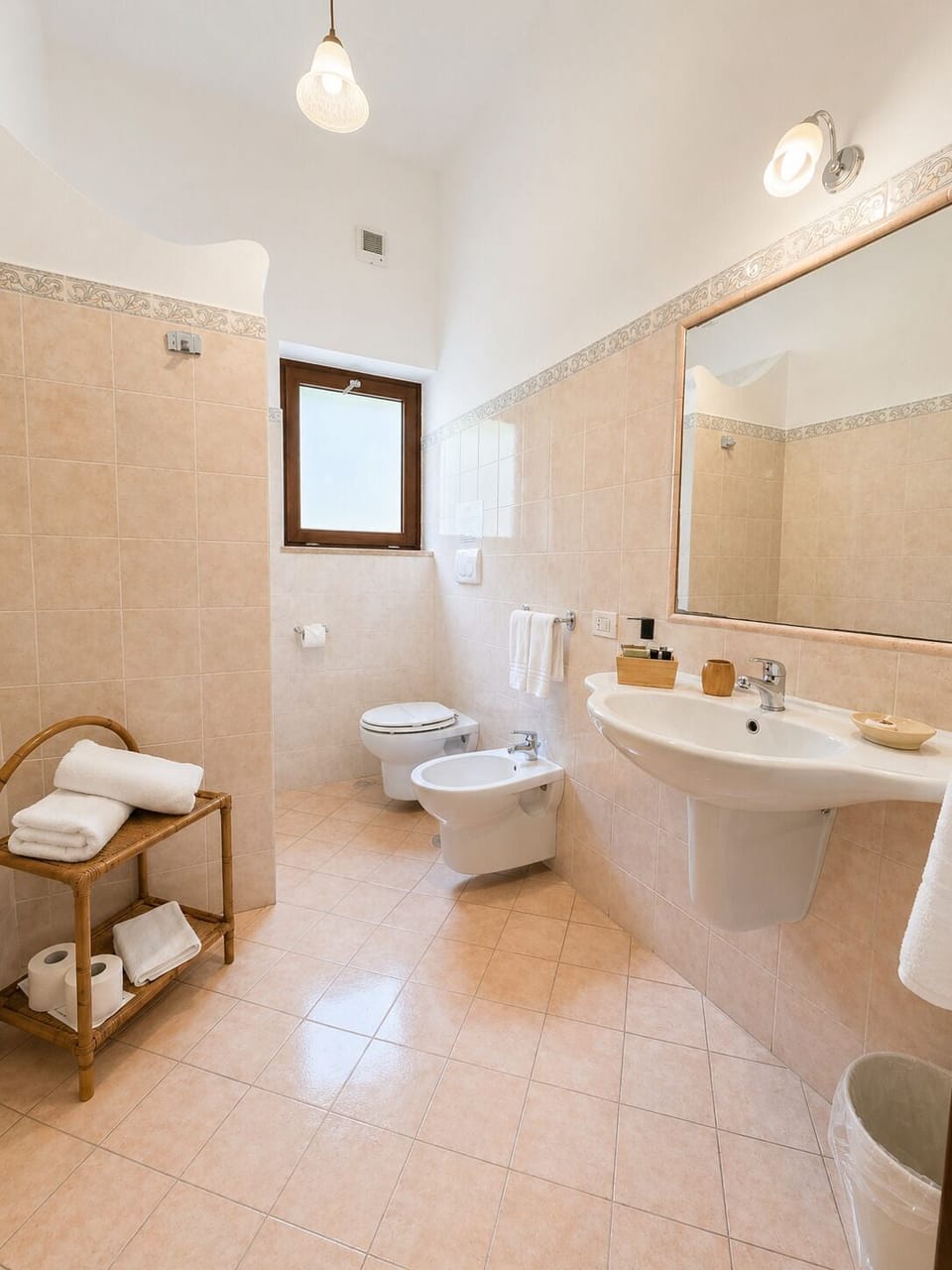 Classic Double Room, Balcony, Sea View | Bathroom | Shower, hair dryer, bidet, towels