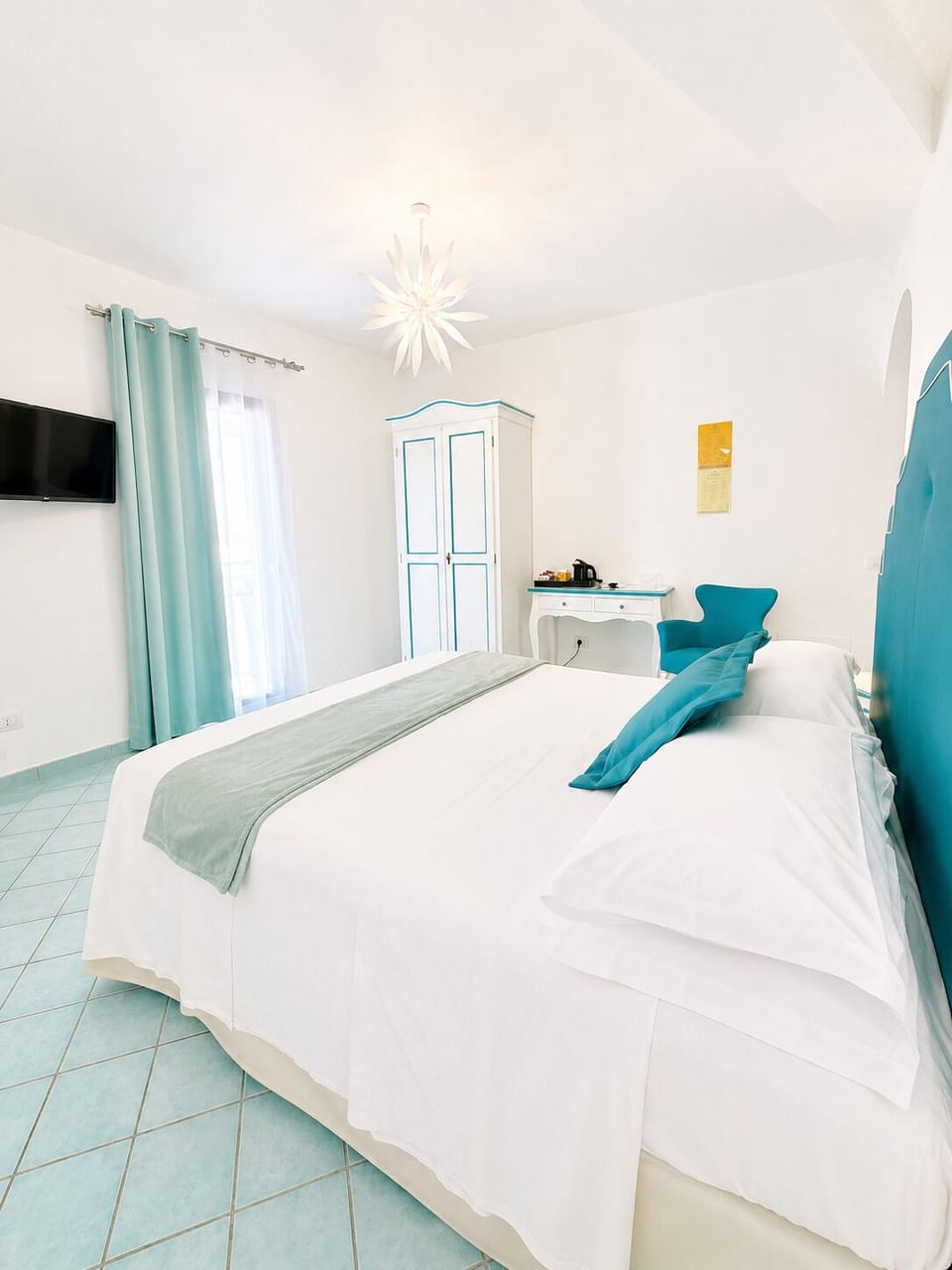Basic Room, Balcony, Sea View | Minibar, in-room safe, blackout drapes, iron/ironing board