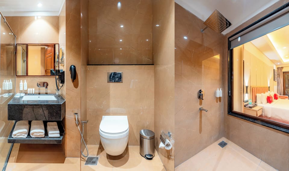 Deluxe Double Room, City View | Bathroom