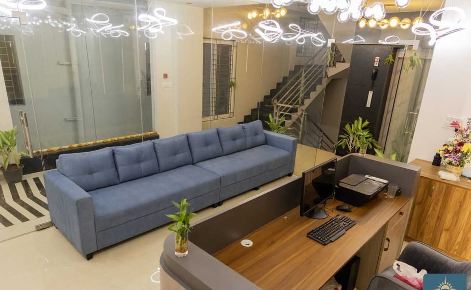 Lobby lounge